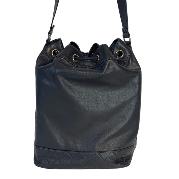 VINTAGE Chanel Bucket Bag - Picture 4 of 16